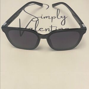 Elegant Black Sunglasses